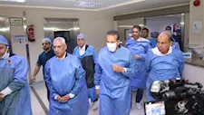من زراعة الكبد إلى أكبر مجمع عمليات.. تفاصيل جولة وزير الصحة بالمنيا (صور)