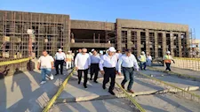 بطول 210 كم.. وزير النقل يتفقد الخط الثاني للقطار الكهربائي السريع (صور)