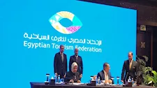 بروتوكول بين "العمل" و"الغرف السياحية" لتسريع استخراج تراخيص الأجانب بالمنشآت