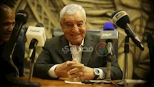 "هاخلي حياتهم ضلمة".. زاهي حواس يتوعد الدول التي ترفض إعادة الآثار المصرية 