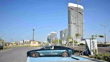 العلمين الجديدة تشغل أولى محطات الشحن فائق السرعة للسيارات الكهربائية -(صور)