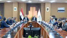 رئيسا جامعتي المنصورة والمستقبل العراقية يبحثان التعاون التكنولوجي والطبي
