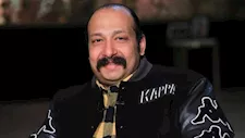  محمد ثروت يكشف تفاصيل مكالمته الأولى مع عادل إمام.. ماذا قال؟ 