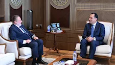 رئيس الوزراء ومحافظ البنك المركزي يبحثان تنسيق السياسات المالية والنقدية - (تفاصيل)