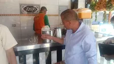 بسبب "مادة محظورة".. محافظ المنيا يعلن الحرب على محلات عصير القصب المخالفة