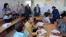 بالصور- محافظ أسيوط يتفقد كنترول الشهادة الإعدادية ويشدد على الدقة والشفافية في أعمال التصحيح  