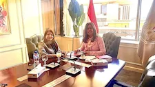 وزيرة الثقافة تبحث استثمار الجولات الخارجية لتعزيز مكانة مصر عالميًا