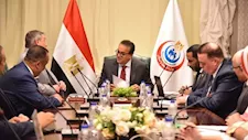 وزير الصحة يبحث توطين تصنيع كواشف فصائل الدم ونقل التكنولوجيا إلى مصر