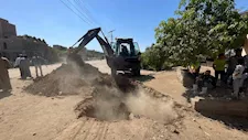 حل لغز شقوق طريق منقباد.. تصرفات غير قانونية وراء الأزمة وتحرك عاجل في
