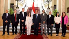 وزير الخارجية يؤكد استمرار دعم مصر للمبادرات الصحية الموجهة إلى الدول الأفريقية