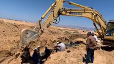 المياه تعود قريبًا.. إصلاح كسر مفاجئ بخط رئيسي في نويبع (صور)