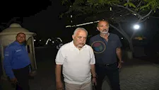 شيرين وأشرف زكي ولقاء سويدان..25 صورة من عزاء الفنان الراحل محمد مرزبان