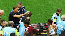خرج علي نقالة.. لاعب كندا يتعرض لإصابة مروعة أمام قطر (صور)