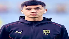 "أنا أسف".. هدية خاصة من خوسانوف لمصور كأس العالم المصاب (صورة)