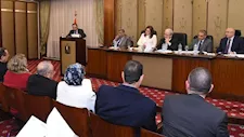 "خطة النواب" تناقش فرض 100 جنيه على مغادرة مصر و35 جنيهًا على طن الأسمنت
