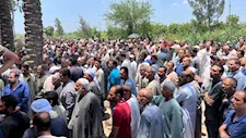 وسط بكاء ودعوات الأهالي.. تشييع جثامين ضحايا شاطئ إدكو الثلاثة بقرية كفر الشيخ حسن -فيديو وصور