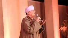 تعرض المنشد الديني ياسين التهامي لأزمة صحية وتقله المستشفى 
