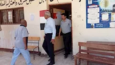 قبل انطلاقها بساعات.. جولة لنائب محافظ سوهاج داخل لجان الثانوية العامة (صور)