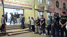 مشهد مؤثر في إمبابة.. عزاء هدير بائعة الشاي يملأه الحزن -(صور)