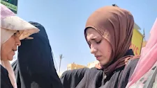 غادرت وسط الدموع بعد ساعة من البدء.. سر "الاسم المفقود" الذي حرم طالبة