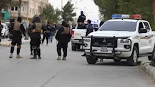 سوريا تواصل ملاحقة عناصر النظام السابق وتعلن اعتقال 3 أشخاص في دير الزور