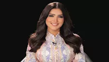 بالفيديو| مي عمر ومحمد سامي يرقصان في الشارع على أنغام Dancing Queen