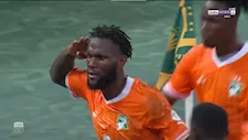 التحية التي أبكت كيسيه.. لماذا يحتفل نجم كوت ديفوار برفع يده عسكريًا؟