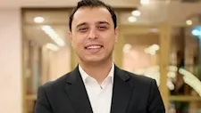 وفاة الفنان الشاب كريم عبدالعليم