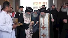 توافد آلاف الزائرين على الدير المحرق بأسيوط في احتفالات "حالة الحديد" (صور)