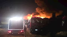 السيطرة على حريق مصنع البويات والزيوت بالخانكة بعد جهود مكثفة لقوات الحماية المدنية
