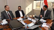 وزير الصناعة يبحث مع مسؤولي "جوتن مصر" للدهانات تعميق التصنيع المحلي