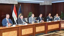 رئيس الرقابة المالية يناقش الاستعدادات الأخيرة لإطلاق "الشورت سيلينج" في البورصة.. فما هي ؟