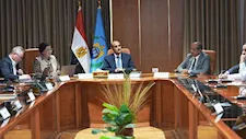 محافظ أسيوط يترأس اجتماع المجلس الإقليمي للسكان لمتابعة مؤشرات التنمية