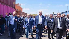 وزير الاستثمار من ميناء الدخيلة:تسريع إجراءات الإفراج عن الشحنات -صور