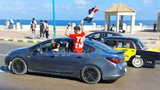 بموكب وأعلام.. الإسكندرية تحتفل بتأهل منتخب مصر لدور الـ 32 في المونديال - فيديو وصور 