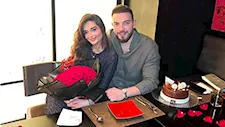 ورد أحمر وأجواء رومانسية.. شريف الليثي يحتفل بعيد ميلاد ملك أحمد زاهر