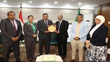 مدبولي يشيد بالقوافل الطبية: تخفف الأعباء وتدعم الأولى بالرعاية