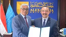 عبد العزيز عمارة منسقًا لفرع جامعة الإسكندرية في تشاد- صور