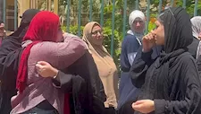 "النحو لخبطنا".. بكاء وانهيار طلاب المنوفية بعد امتحان اللغة العربية- صور
