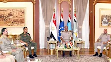 وزير الدفاع يلتقي قيادات الجيش الليبي لتنسيق الجهود وتأمين الحدود