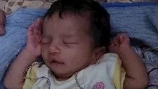 "سابوها قدام باب شقة".. العثور على رضيعة عمرها أسبوعان في أحد شوارع منوف- صور