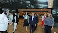 مستشار رئيس رومانيا يزور مكتبة الإسكندرية -صور