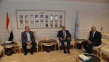 محافظ أسيوط يبحث مع رئيس الخدمات البيطرية دعم الثروة الحيوانية