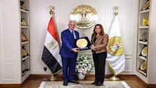 برامج دراسات عليا وتسهيلات غير مسبوقة للعاملين بالمحليات وأسرهم.. تفاصيل