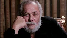 في ذكرى ميلاده.. كيف اكتشف محمود عبدالعزيز إصابته بالسرطان؟