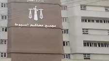 8 مستندات مزورة وشريك مجهول.. والد الفتاتين المتهمتين بالتزوير يفجر مفاجآت جديدة