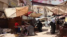 تمهيدًا للتطوير.. إزالة التعديات والعشش من سوق بهتيم بشبرا الخيمة - صور