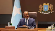 البرهان يبحث مع المبعوث الأممي جهود إحلال السلام في السودان