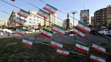طهران تجهز مواقف السيارات كملاجئ للسكان 