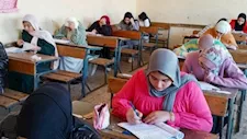 بسبب تصويرها للامتحان.. إلغاء اختبار طالبة بالإعدادية وإحالة 6 مسؤولين بالهرم للتحقيق